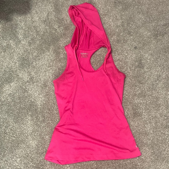 Cute pink workout tank with hood - Picture 1 of 5
